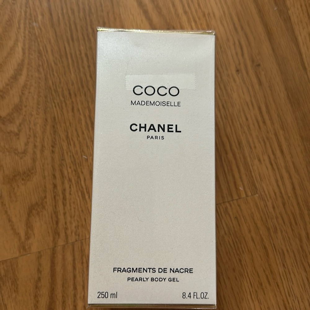 New Chanel pearly body gel 250 ml